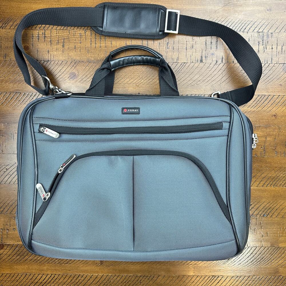 Foray Multi Purpose Travel Bag 17” Laptop Carry Case w Strap Multiple Zippers